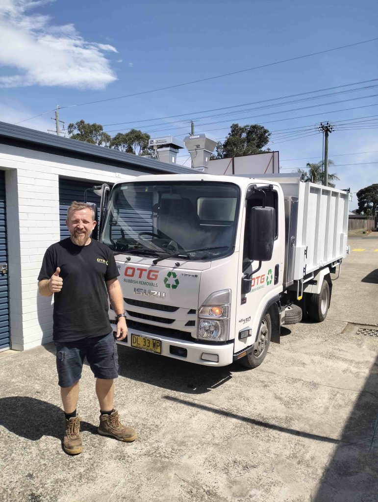 rubbish removal otg team member thumbs